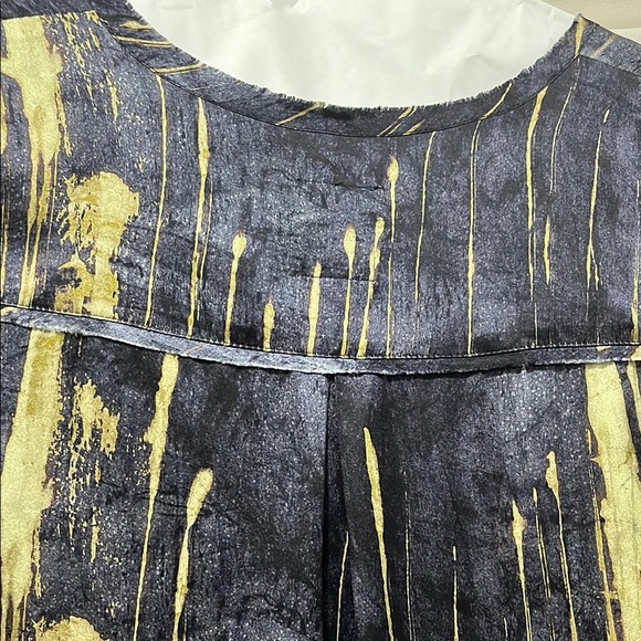 Go Silk Women's Navy and Yellow Abstract Top - Picture 5 of 5